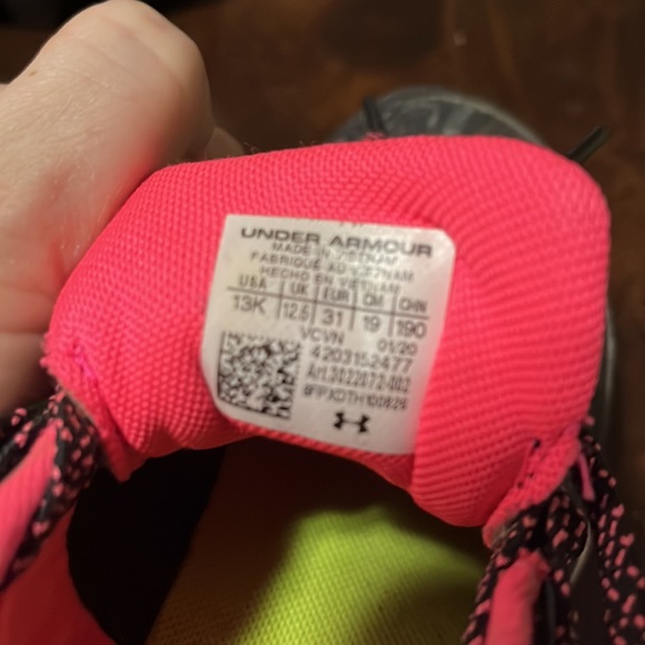 Girls size 13 softball cleats - Picture 5 of 5